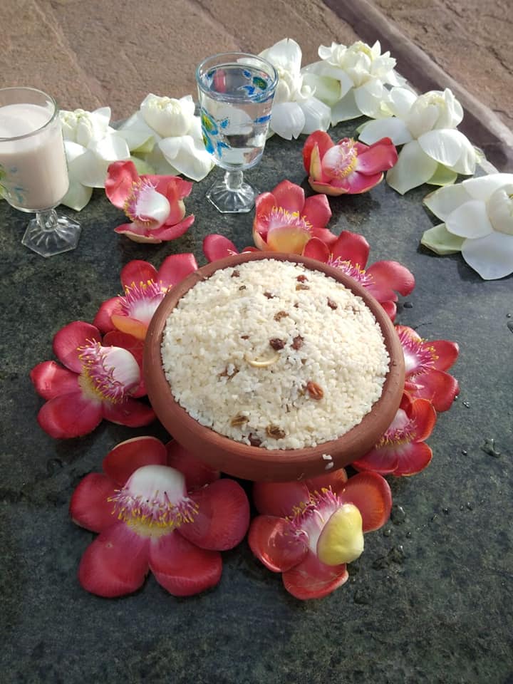 Traditional Kiri Ahara Preparation Facilities for Ruwanwelisaya